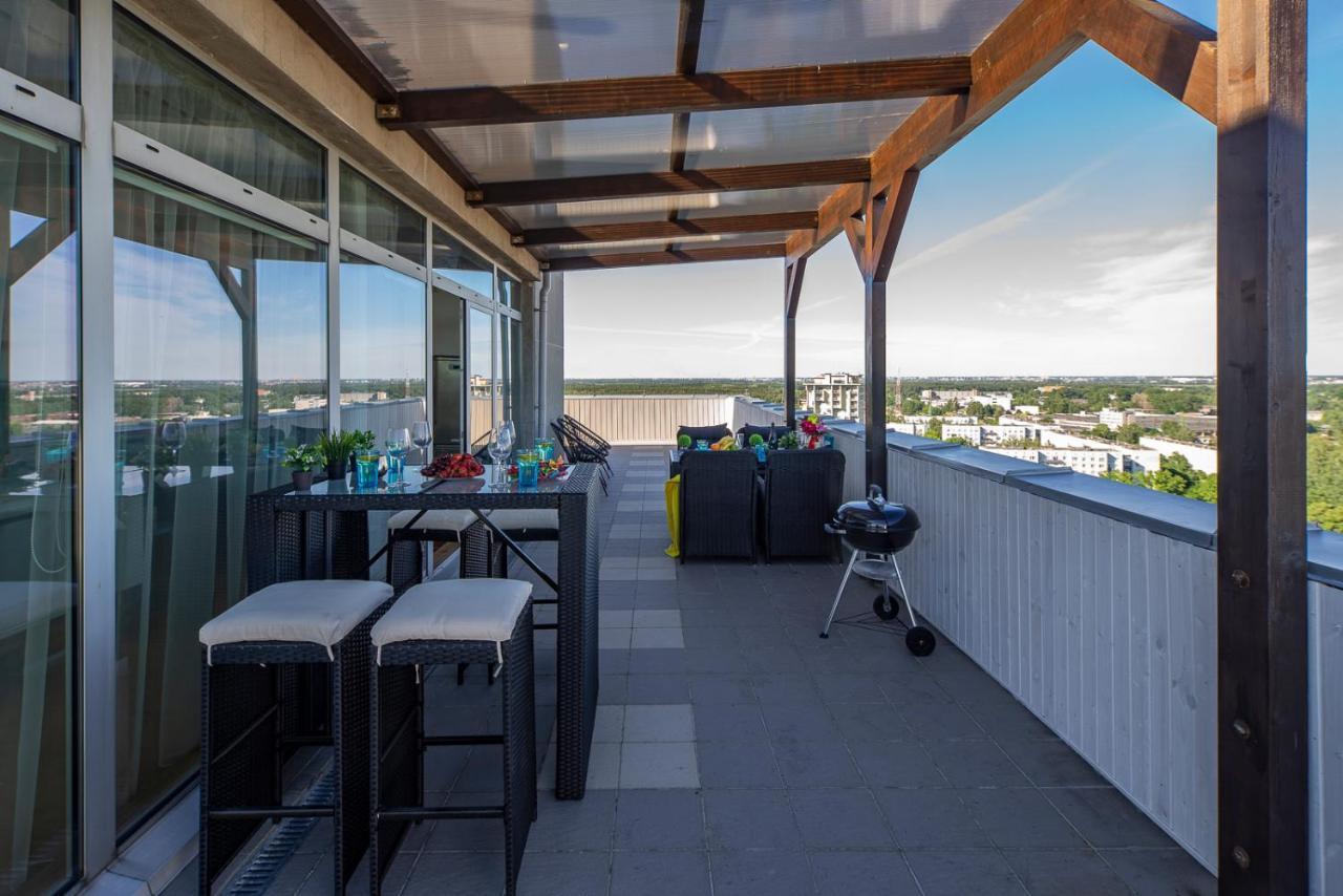 Skyhouse Riga Private Penthouse And Spa Luaran gambar
