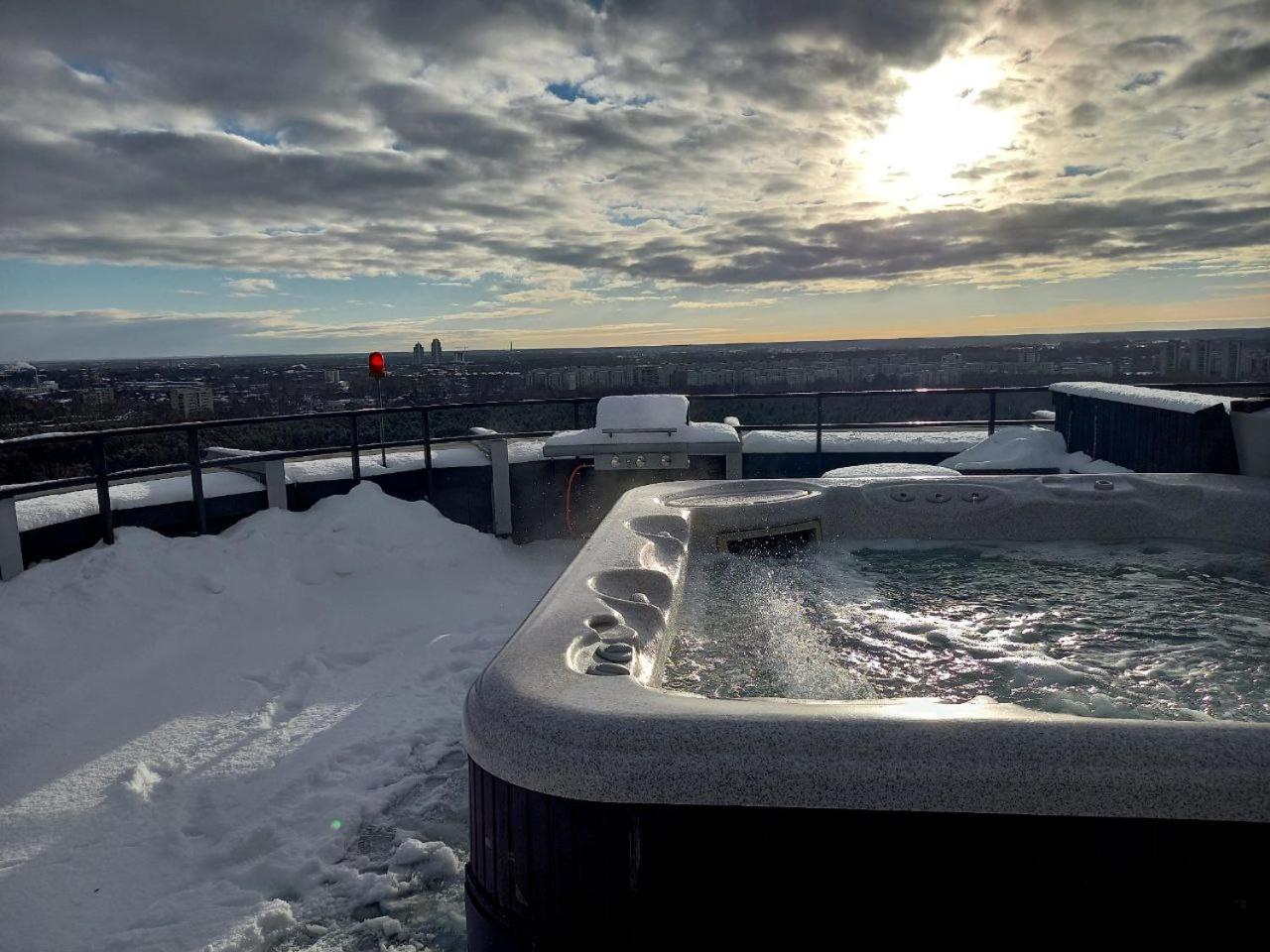 Skyhouse Riga Private Penthouse And Spa Luaran gambar