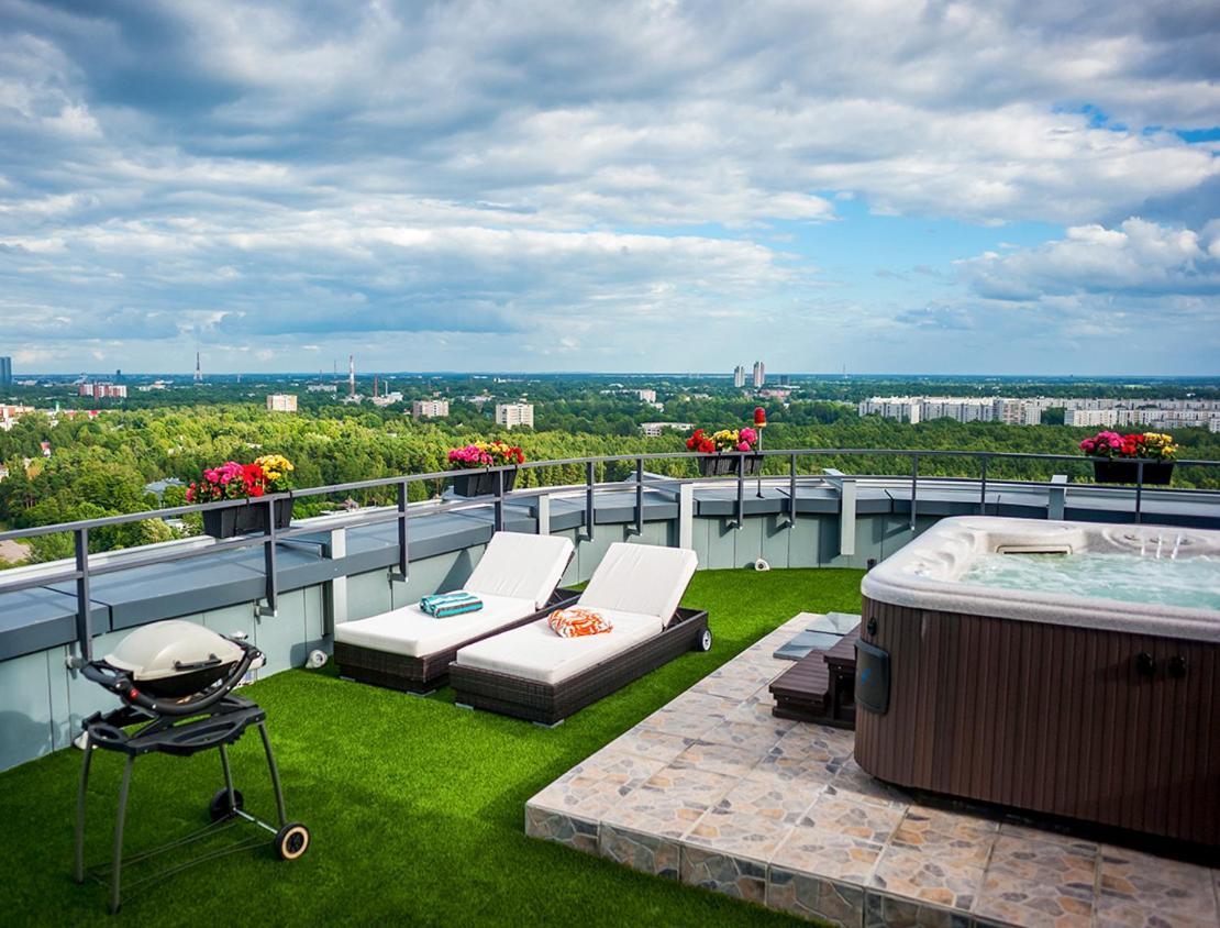 Skyhouse Riga Private Penthouse And Spa Luaran gambar